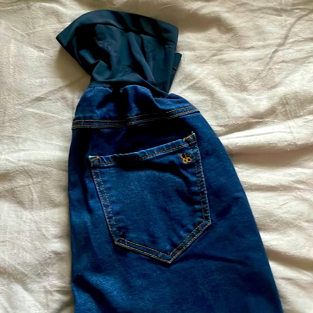 Maternity stretchy jeans | dark blue wash